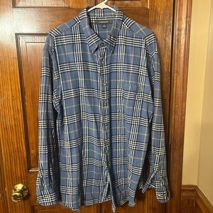 Croft & Barrow Blue and White Casual Button Down Shirt